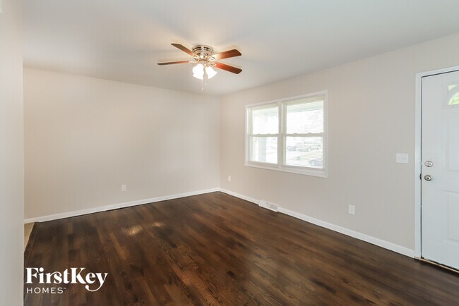 Foto del edificio - 5000 NE 56th Pl