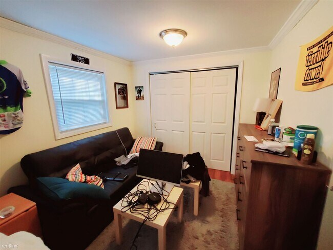 Foto del edificio - 5 br, 2.5 bath House - 86 Mitchell St