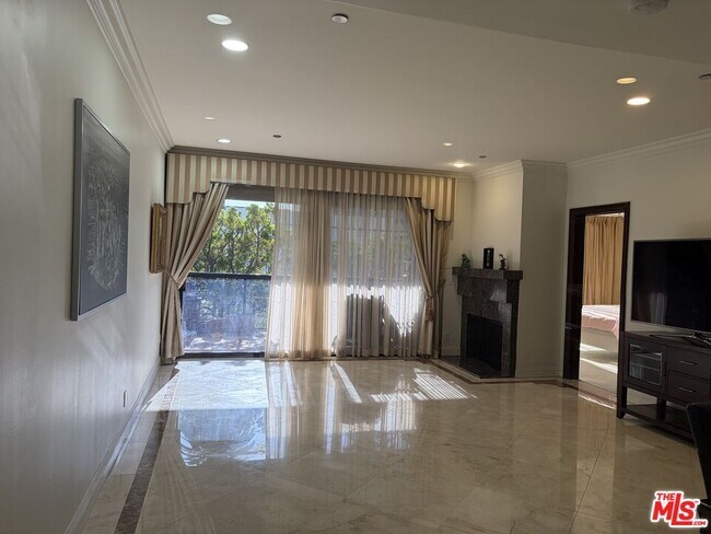 Foto del edificio - 125 N Gale Dr