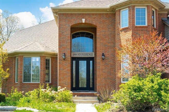 Building Photo - 4906 Stonehenge Dr