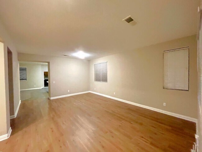 Foto del edificio - 3563 Carlisle St