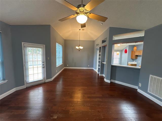 Foto del edificio - 2336 Timber Creek Dr