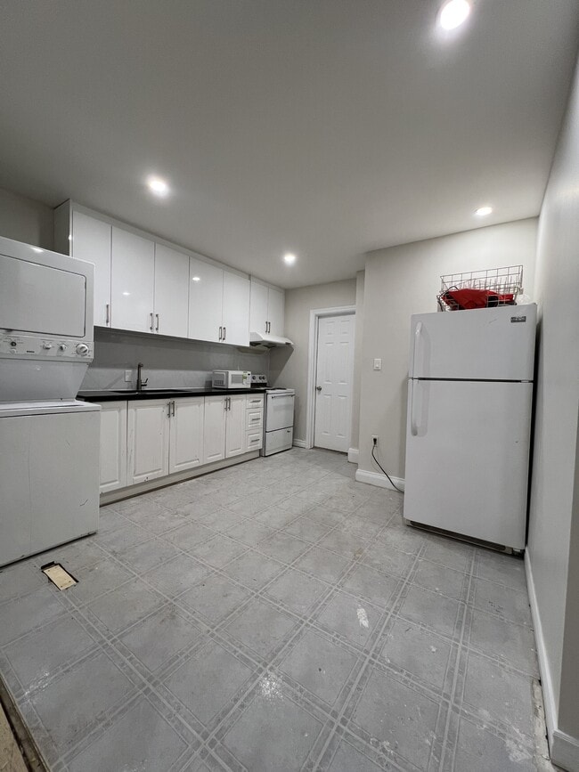 Building Photo - 58 Eldon Ave