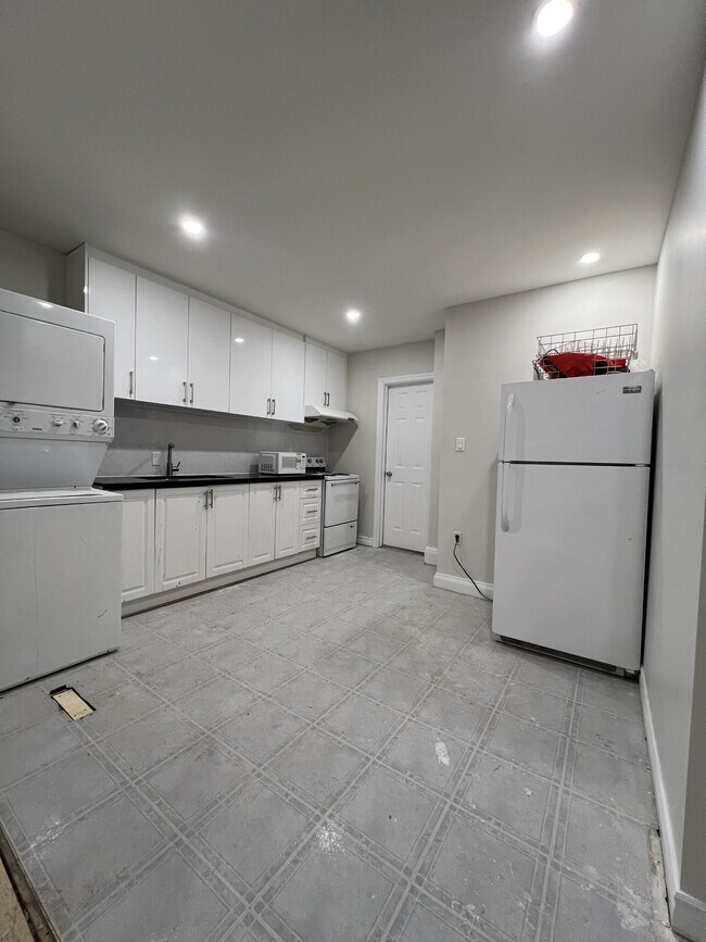 Building Photo - 58 Eldon Ave