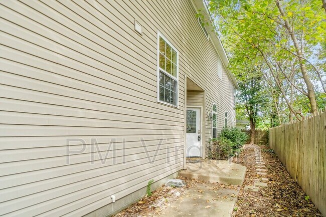Building Photo - 4620 Lee Ave