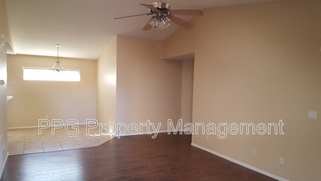 Foto del edificio - 3122 N 115th Ln