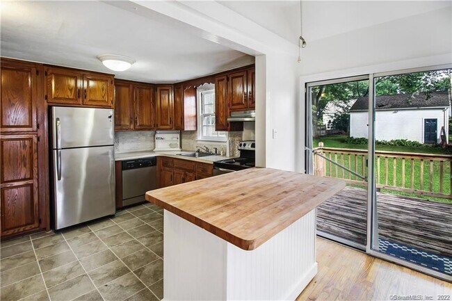 Building Photo - 92 Highlawn Rd