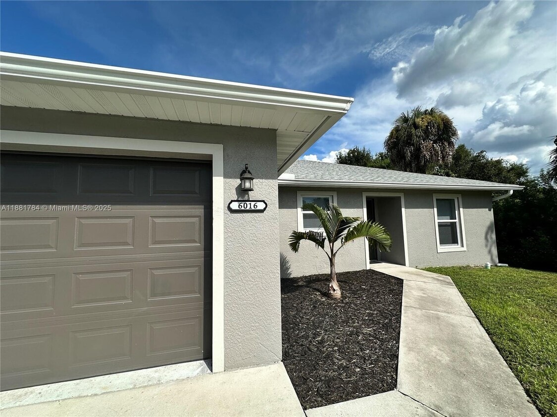 Foto principal - 6018 Lacota Ave