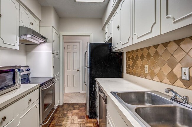 Building Photo - 6306 Diamond Head Cir