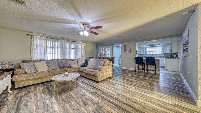 Building Photo - 9206 Gray Fox Ln