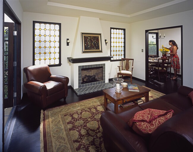 Building Photo - 124 Carr Dr