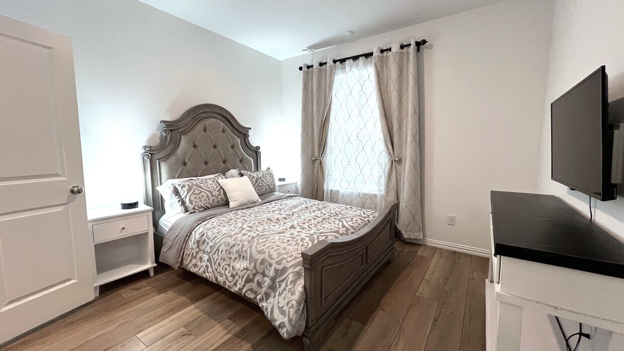 Foto principal - 5334 Riverwalk Pky