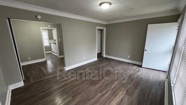 Foto del edificio - 3645 Guernsey Ave