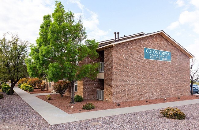 Foto del edificio - 2751 E Idaho Ave