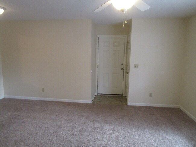 Foto del edificio - 645 Archdale Dr