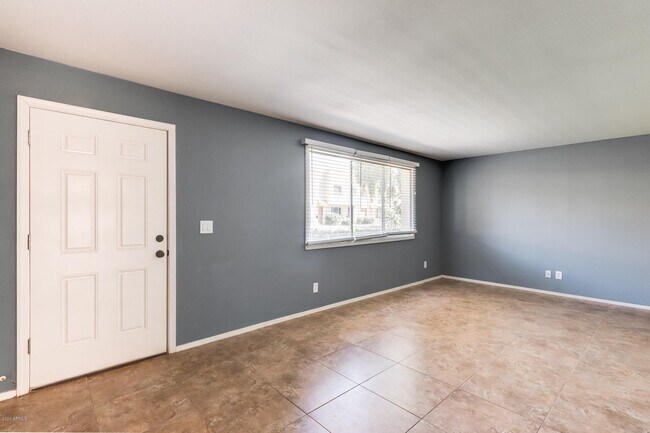 Building Photo - 6957 E Osborn Rd