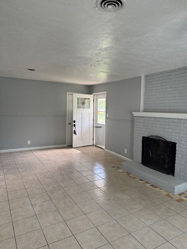 Primary Photo - House for rent in Richland hills