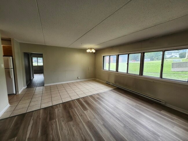 Building Photo - 411 Ellerdale St
