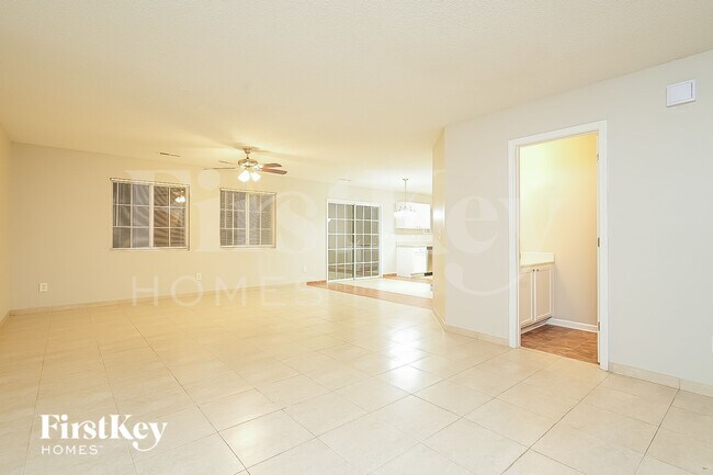 Foto del edificio - 5701 Yachtsman Ct