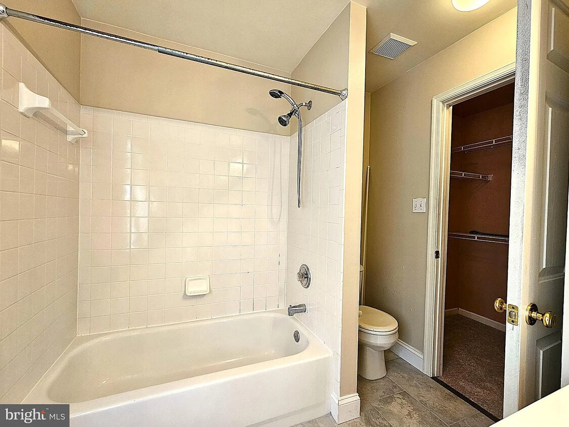 Building Photo - 20727 Citation Dr