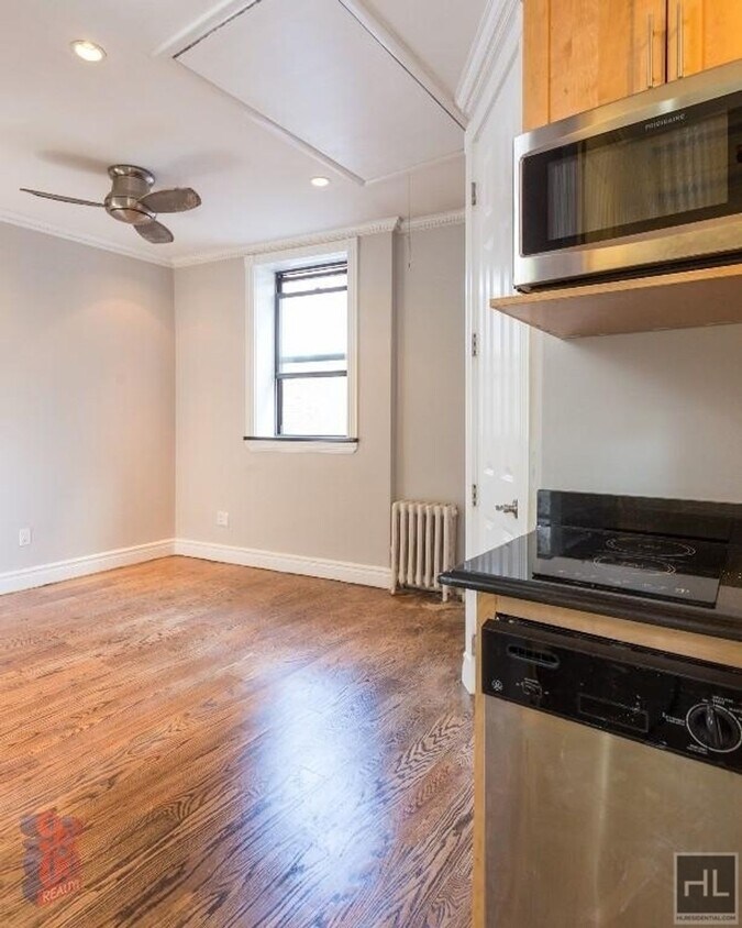 Building Photo - East 35th Street