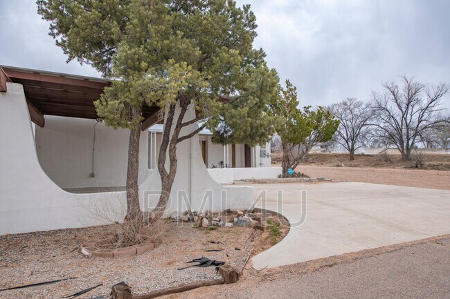 Building Photo - 708 Western Dr