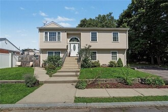 Building Photo - 45 Oakwood Ave