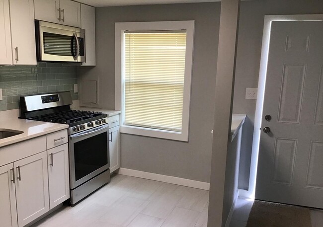 Kitchen and Front Door - 1790 Dutch Village Dr
