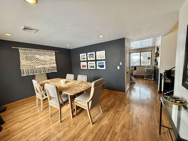 Foto del edificio - 1012 Wagonwheel Dr