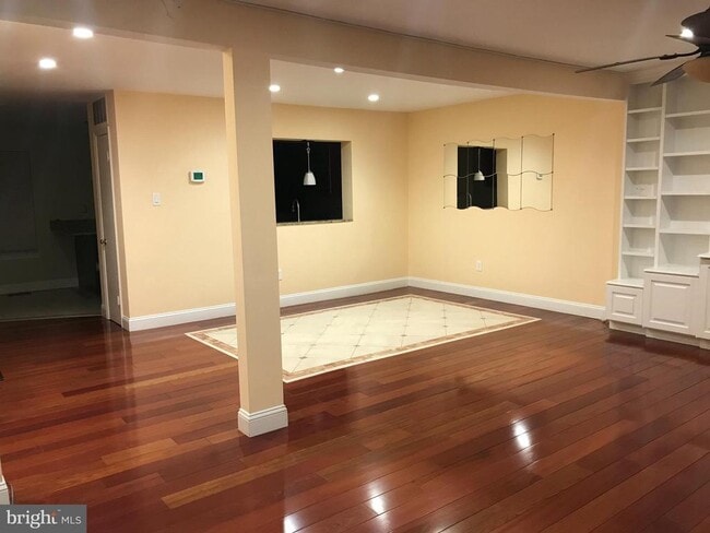 Foto del edificio - 10354 College Square