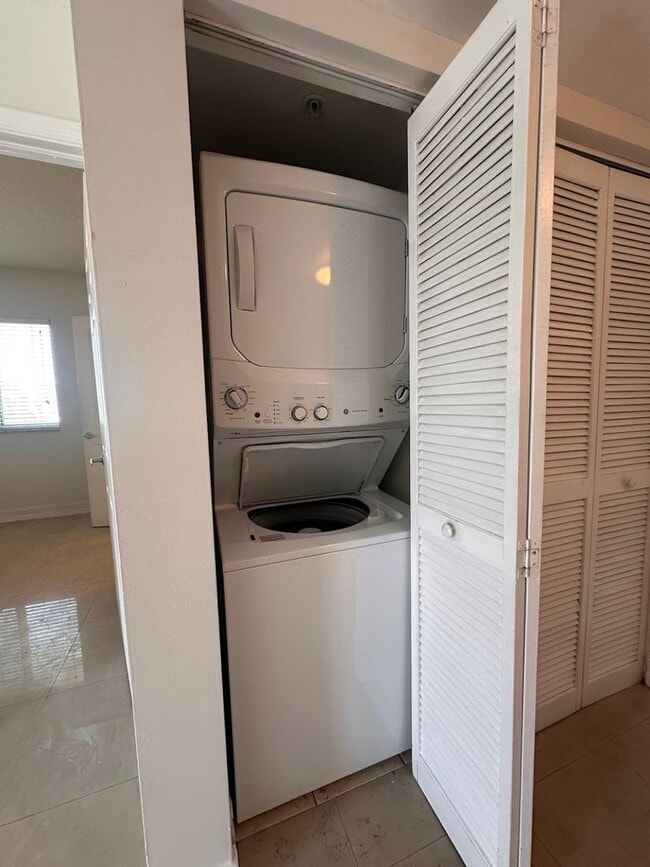 Interior Photo - Vista del Rio Apartments