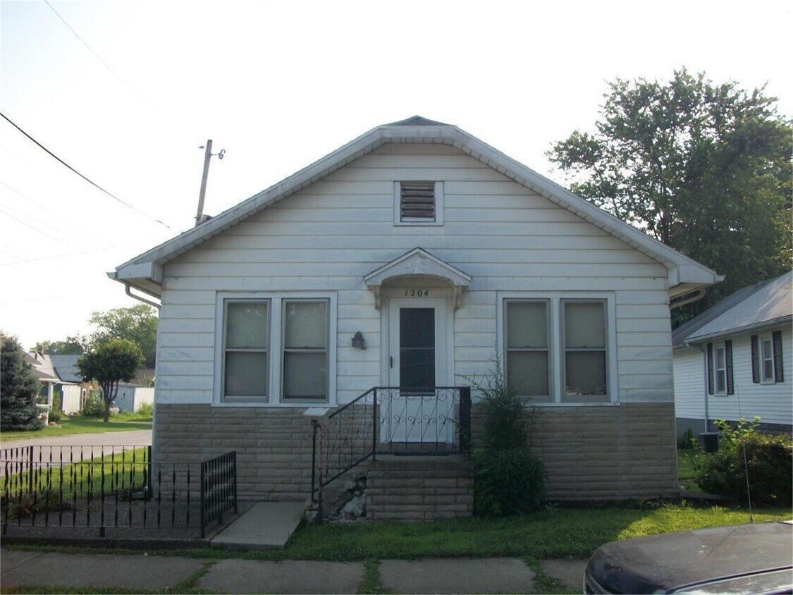 Front View - 1204 Nicholas St