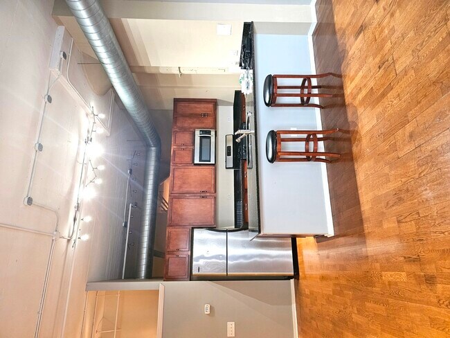 Foto del edificio - 2323 W Pershing Rd