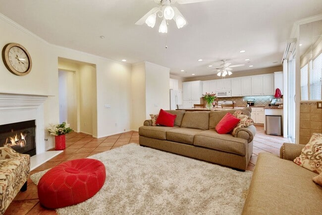 Building Photo - 421 Sonora Cir
