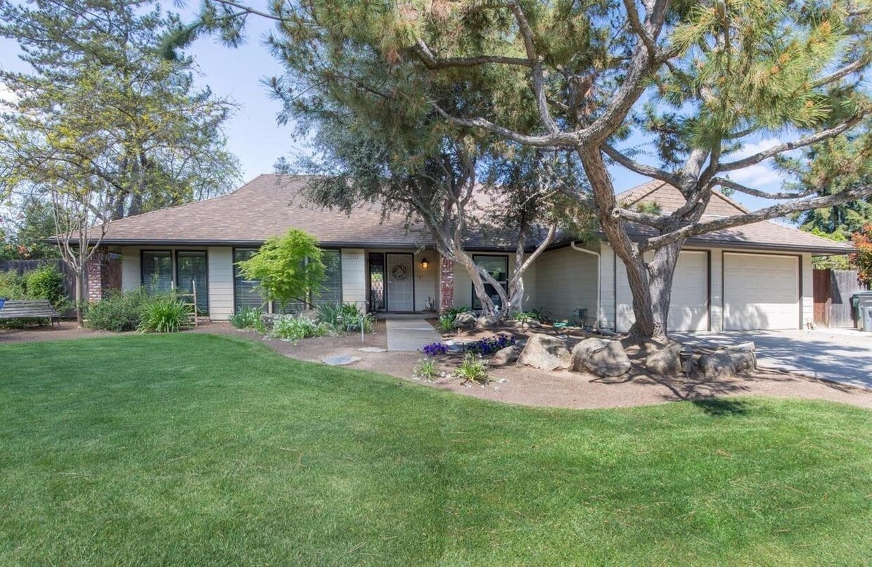 Primary Photo - 6535 N Tamera Ave