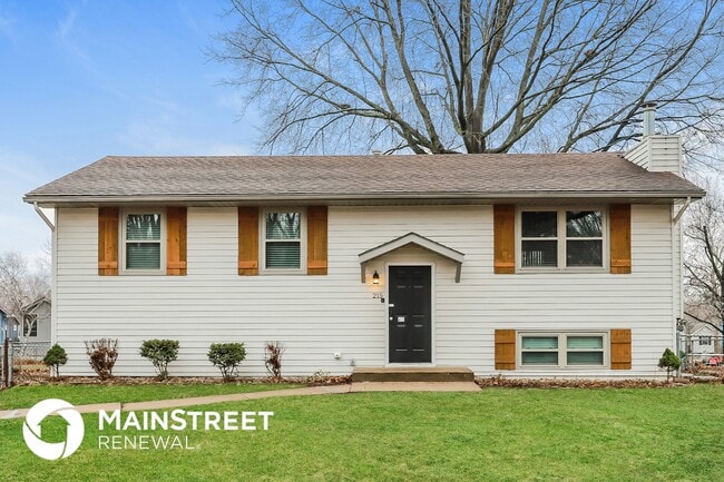 Building Photo - 215 SE Crescent St