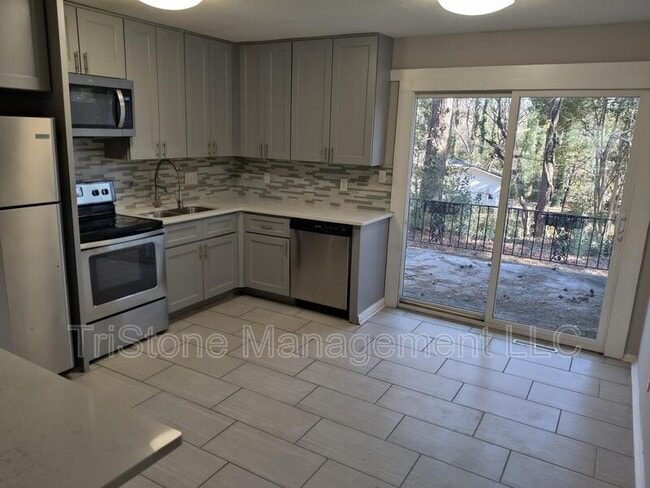 Foto del edificio - 3108 Erskine Dr