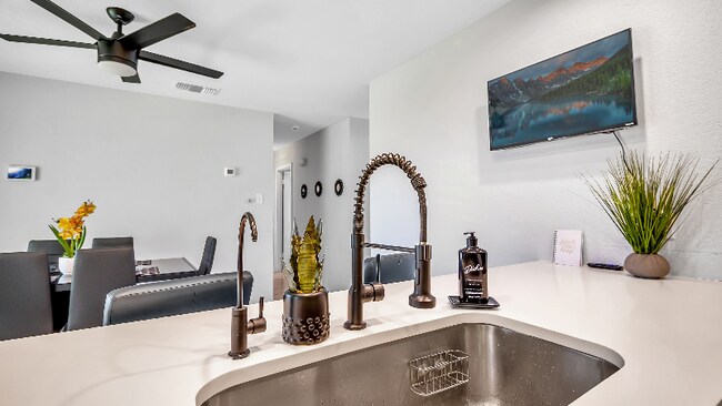 Foto del edificio - 1322 Meadow Knoll Dr