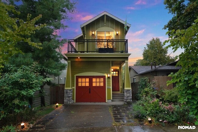 Building Photo - 5607 SE Oak St