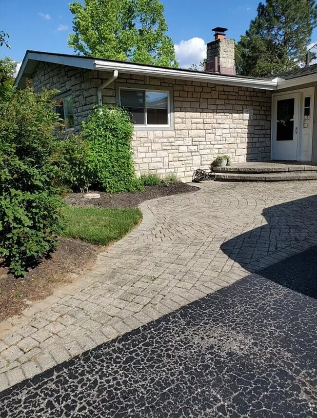 Building Photo - 3578 Sunset Dr
