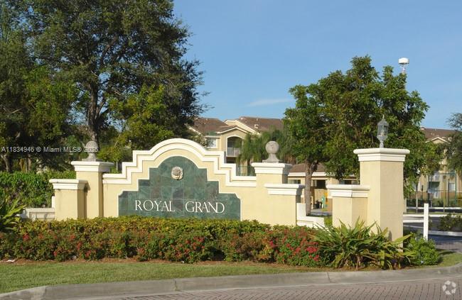 Foto del edificio - 2640 S University Dr