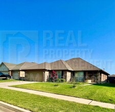 Building Photo - 10913 SW 30th St