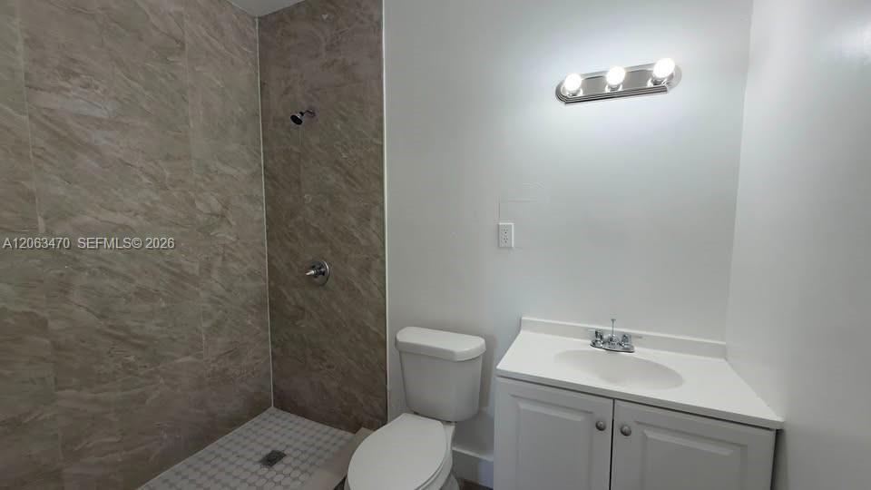 Foto del edificio - 670 NE 166th St
