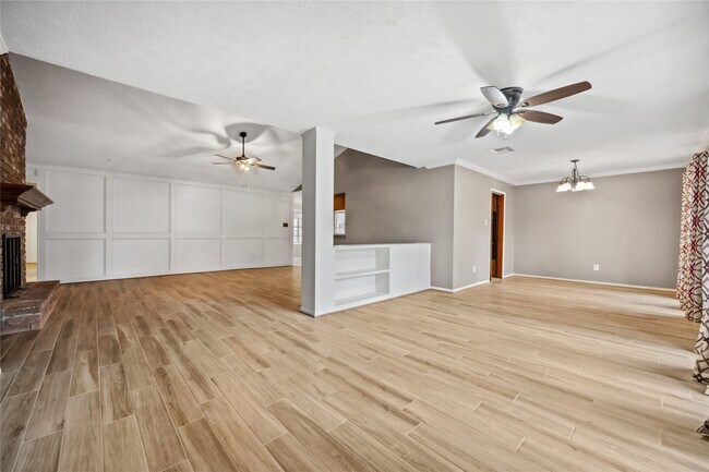 Foto del edificio - 2159 River Village Dr