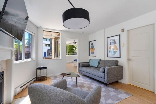 Photo du bâtiment - 1126 W 11th Ave