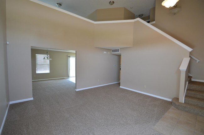 Building Photo - 8155 Chesterhill Way
