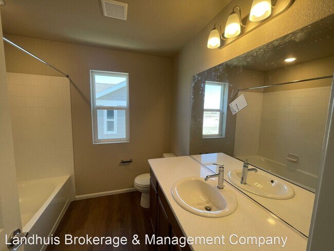 Building Photo - 5 br, 3 bath House - 13382 Savannah Falls Ct