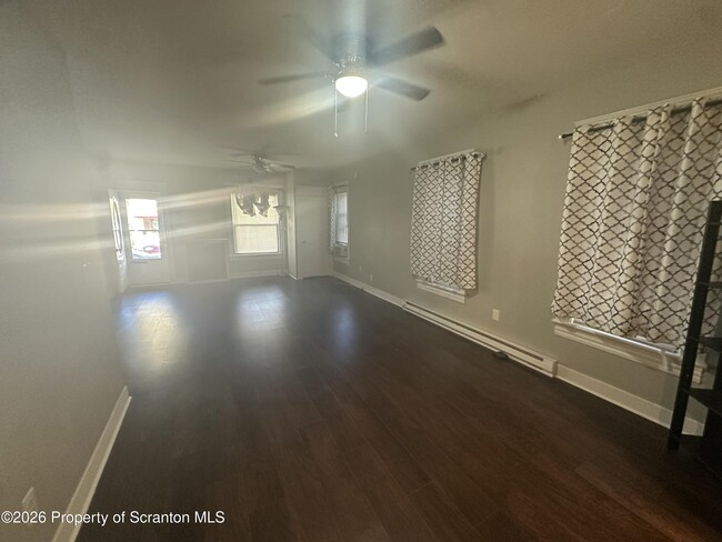 Building Photo - 916-918 Grandview St