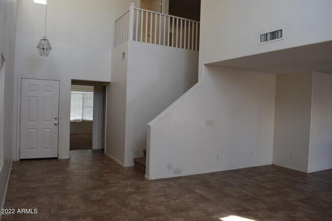 Foto del edificio - 450 E Maddison St