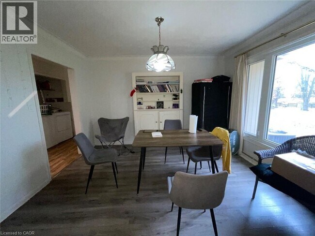 Photo du bâtiment - 415 Mt Pleasant Rd